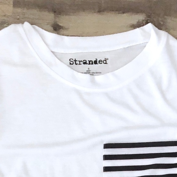 🌼T-shirt with Functional Striped Pocket - Picture 7 of 8